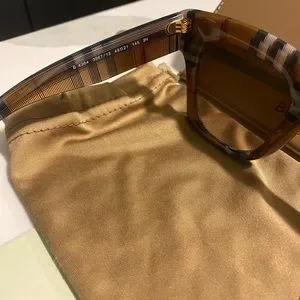 Gorgeous Burberry Sunglasses in MINT condition Burberry | Accessories | Gorgeous Burberry Sunglasses In  main image 3